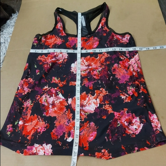 Fabletics Racerback Netted Floral Tank - Picture 4 of 6